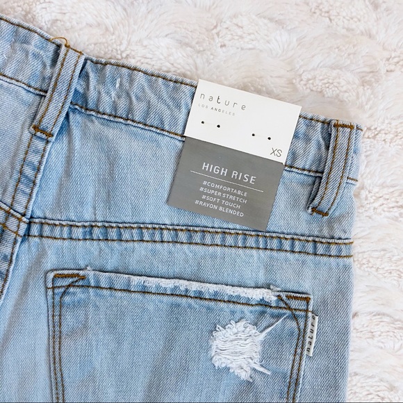 NWT Light Wash High Waist Cutoff Jean Shorts - Picture 3 of 8